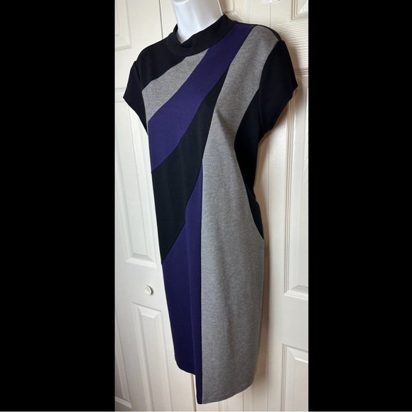 New CHICO’S Swirl Pattern Ponte Knit Dress Purple Gray Black Shift Sheath Zipper - Picture 4 of 13